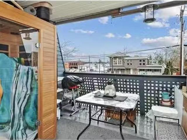 Condo for sale in Surrey, British Columbia
