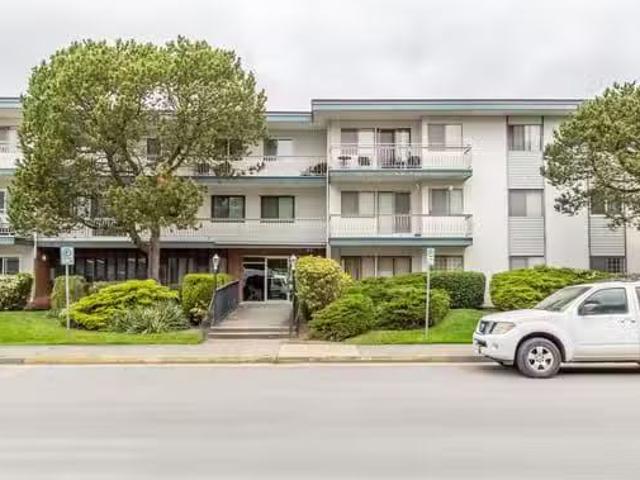 Condo for sale in Surrey, British Columbia