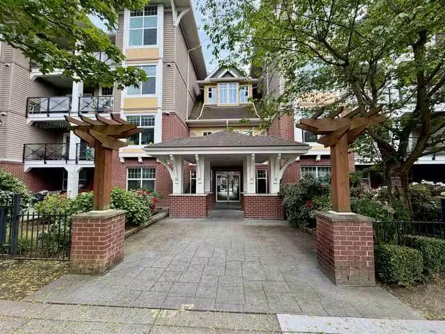 Condo for sale in Surrey, British Columbia
