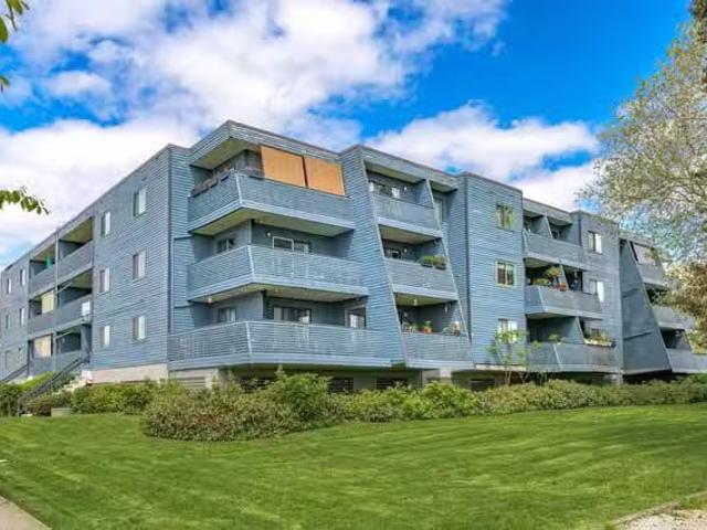 Condo for sale in Surrey, British Columbia