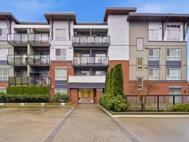 Condo for sale in Surrey, British Columbia