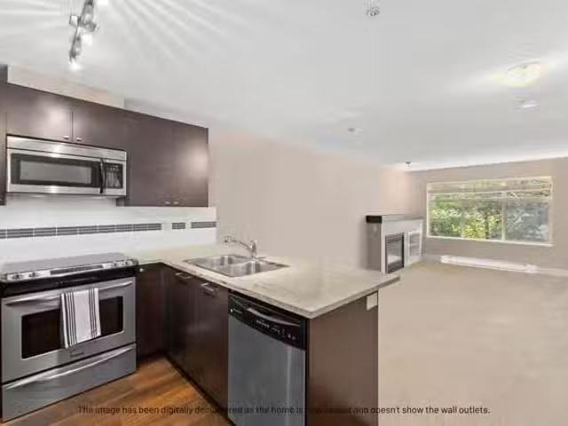 Condo for sale in Surrey, British Columbia
