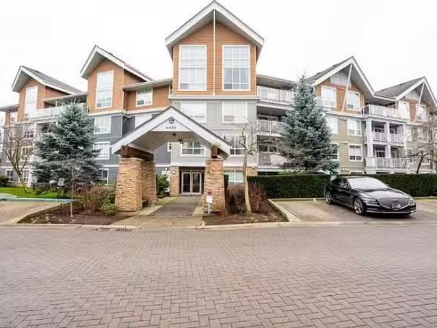 Condo for sale in Surrey, British Columbia