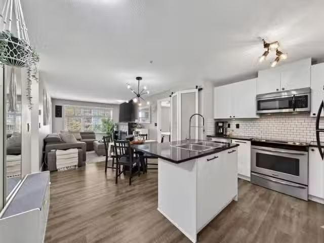 Condo for sale in Surrey, British Columbia