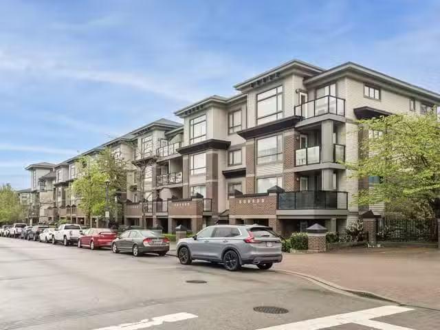 Condo for sale in Surrey, British Columbia