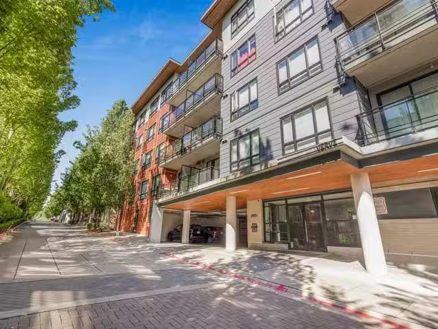 Condo for sale in Surrey, British Columbia