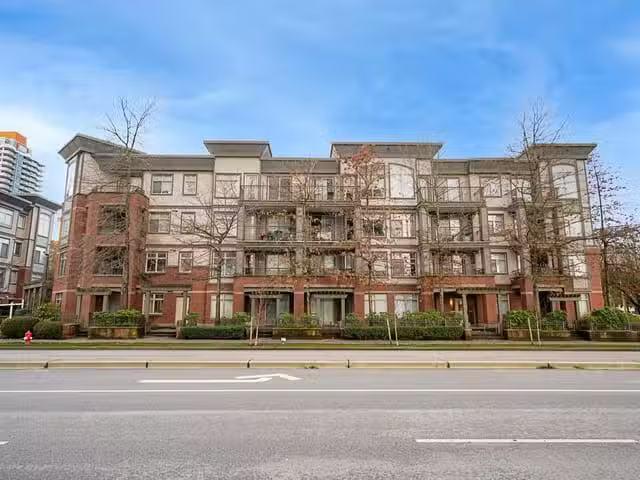 Condo for sale in Surrey, British Columbia