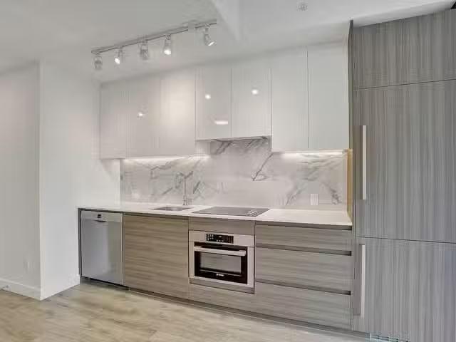 Condo for sale in Surrey, British Columbia