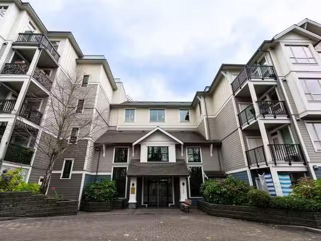 Condo for sale in Surrey, British Columbia