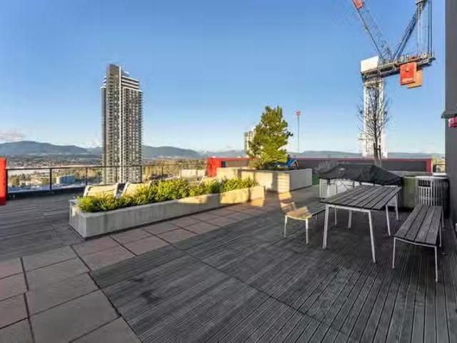 Condo for sale in Surrey, British Columbia