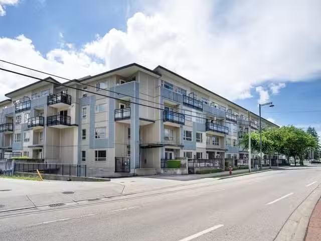 Condo for sale in Surrey, British Columbia