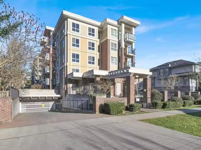 Condo for sale in Surrey, British Columbia