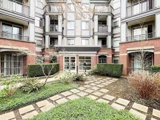 Condo for sale in Surrey, British Columbia