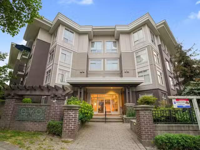Condo for sale in Surrey, British Columbia