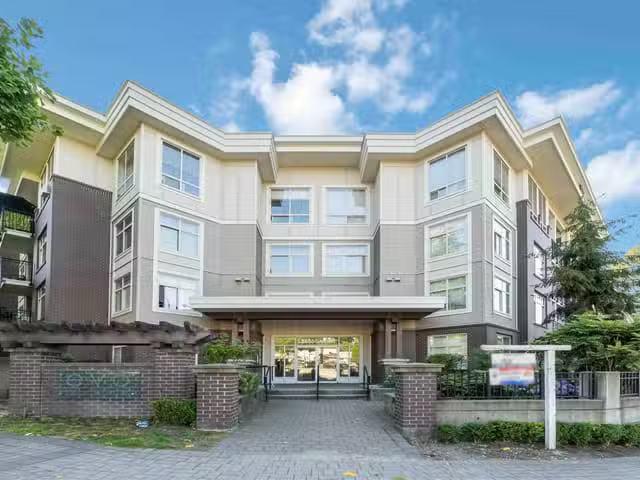 Condo for sale in Surrey, British Columbia