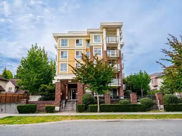 Condo for sale in Surrey, British Columbia