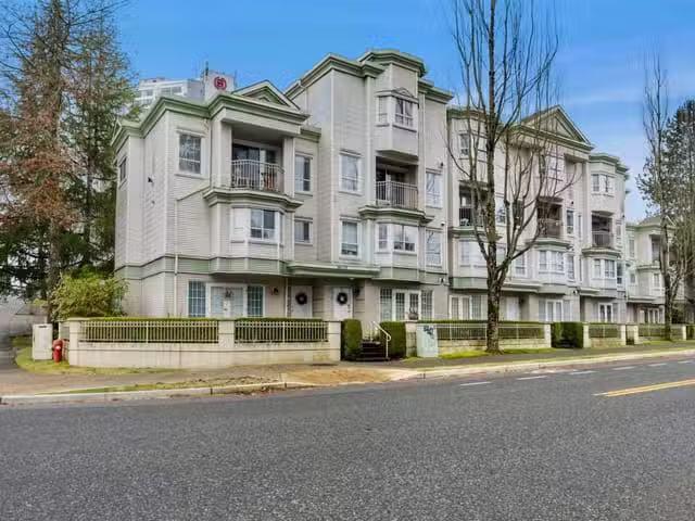 Condo for sale in Surrey, British Columbia