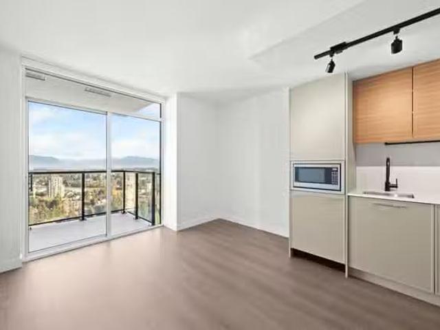 Condo for sale in Surrey, British Columbia