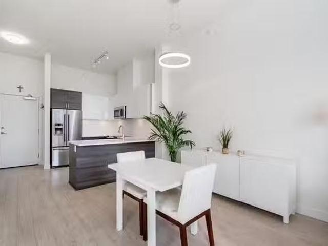 Condo for sale in Surrey, British Columbia