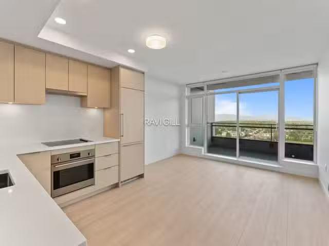 Condo for sale in Surrey, British Columbia