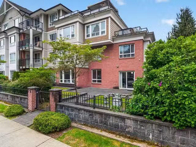 Condo for sale in Surrey, British Columbia
