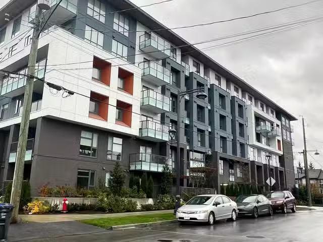 Condo for sale in Surrey, British Columbia