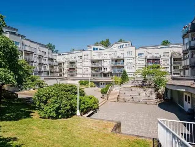 Condo for sale in Surrey, British Columbia