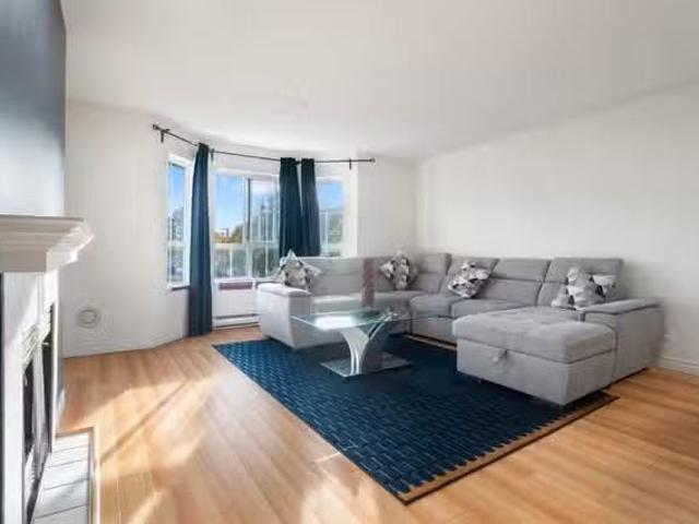 Condo for sale in Surrey, British Columbia