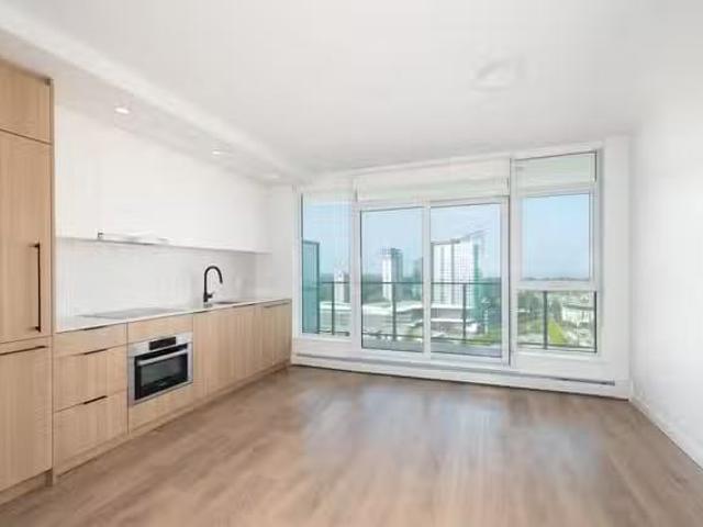 Condo for sale in Surrey, British Columbia