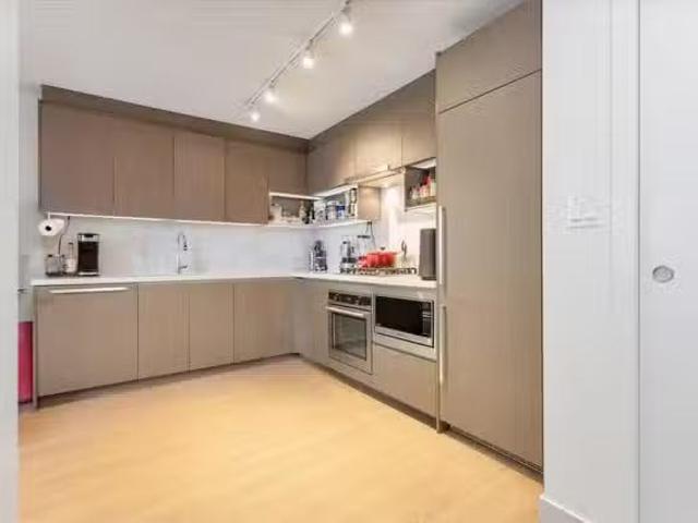 Condo for sale in Surrey, British Columbia