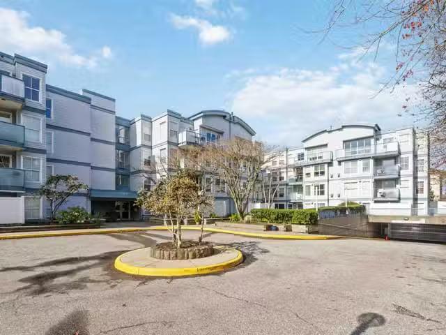 Condo for sale in Surrey, British Columbia