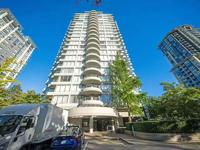 Condo for sale in Surrey, British Columbia