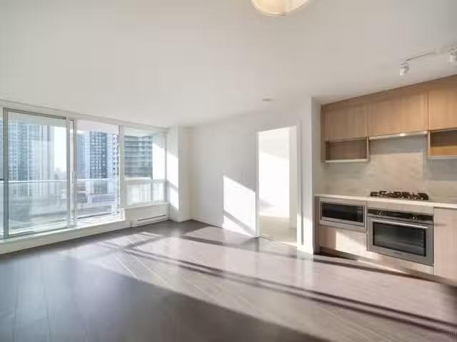 Condo for sale in Surrey, British Columbia