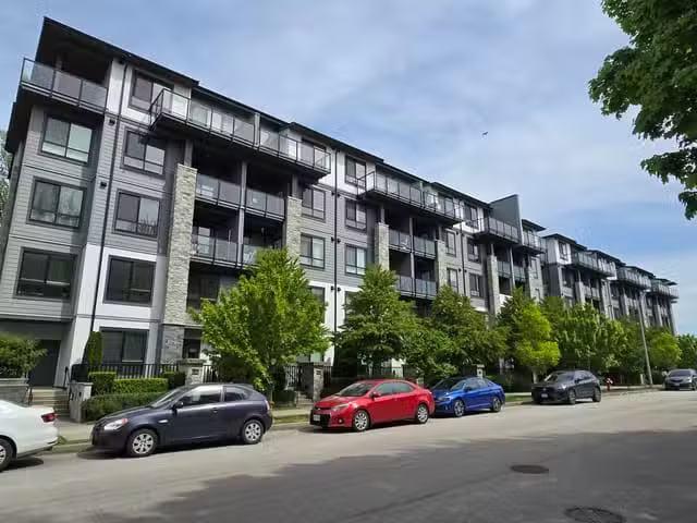 Condo for sale in Surrey, British Columbia