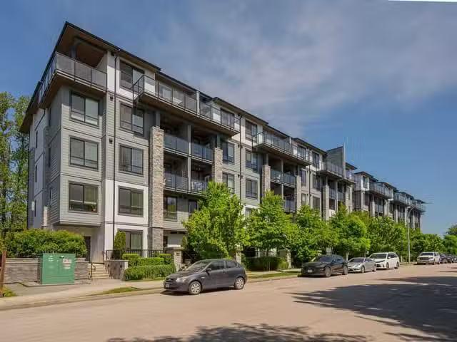 Condo for sale in Surrey, British Columbia