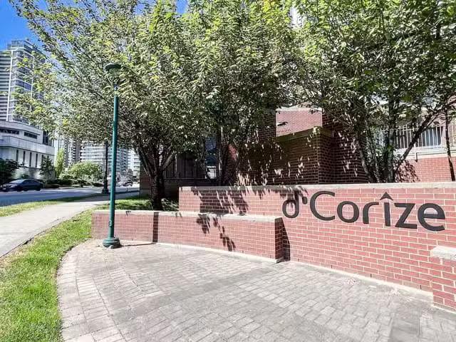 Condo for sale in Surrey, British Columbia