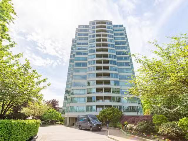 Condo for sale in Surrey, British Columbia