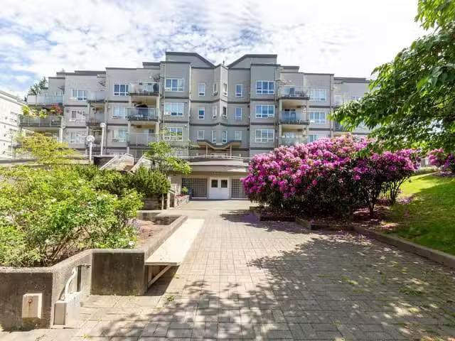 Condo for sale in Surrey, British Columbia