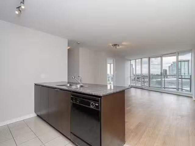 Condo for sale in Surrey, British Columbia