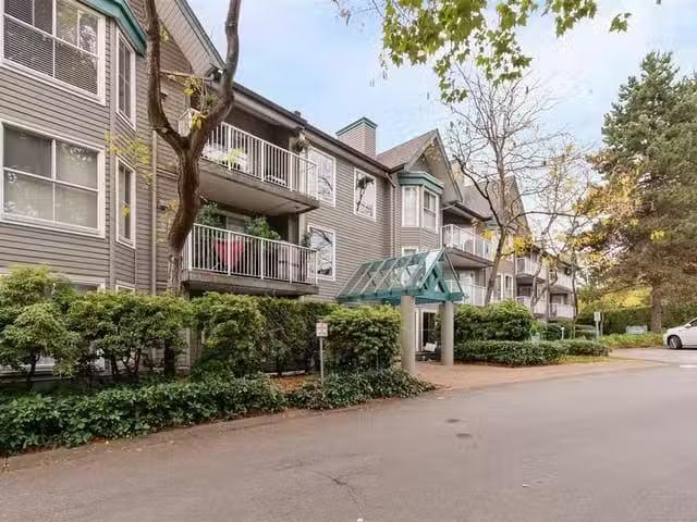 Condo for sale in Surrey, British Columbia
