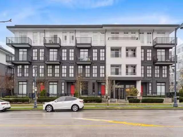 Condo for sale in Surrey, British Columbia