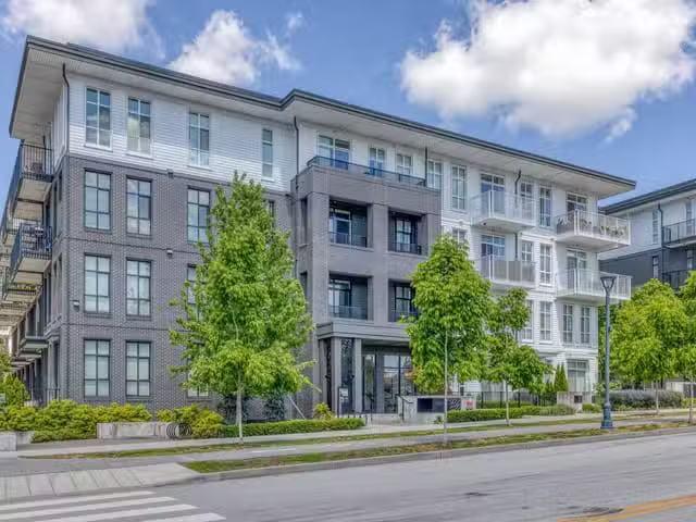 Condo for sale in Surrey, British Columbia