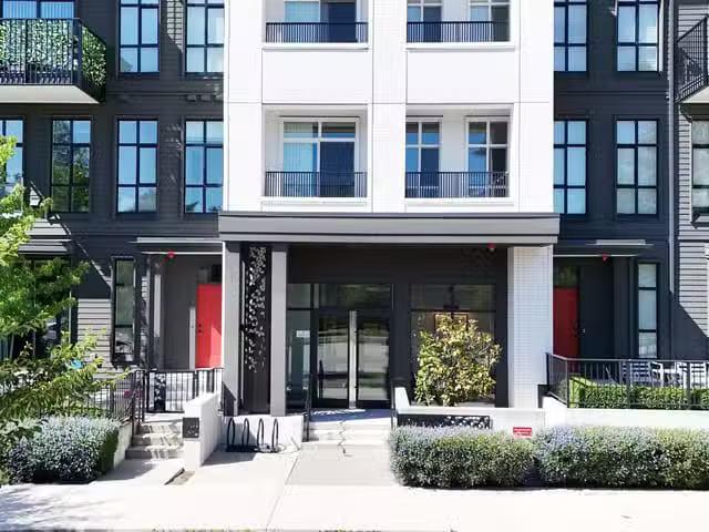 Condo for sale in Surrey, British Columbia