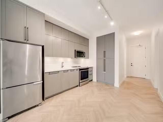 Condo for sale in Surrey, British Columbia