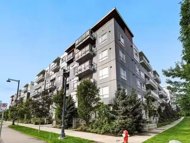 Condo for sale in Surrey, British Columbia