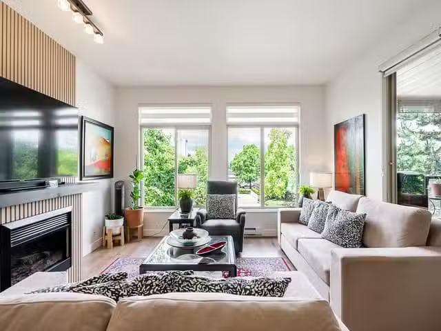 Condo for sale in Surrey, British Columbia