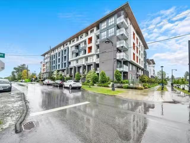 Condo for sale in Surrey, British Columbia