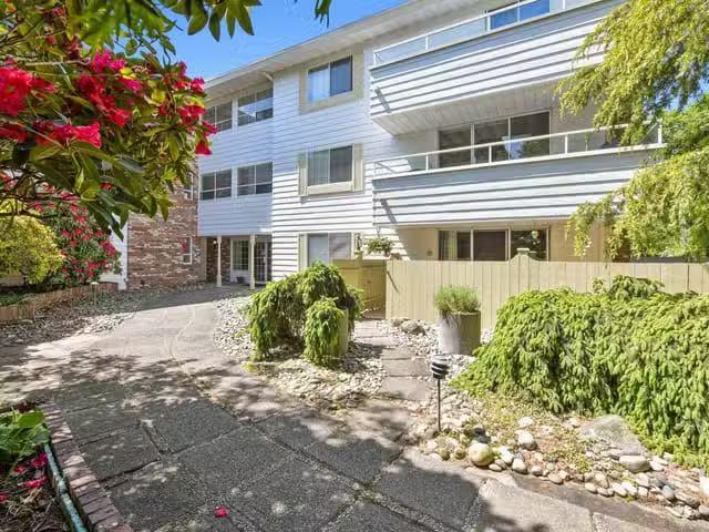 Condo for sale in Surrey, British Columbia