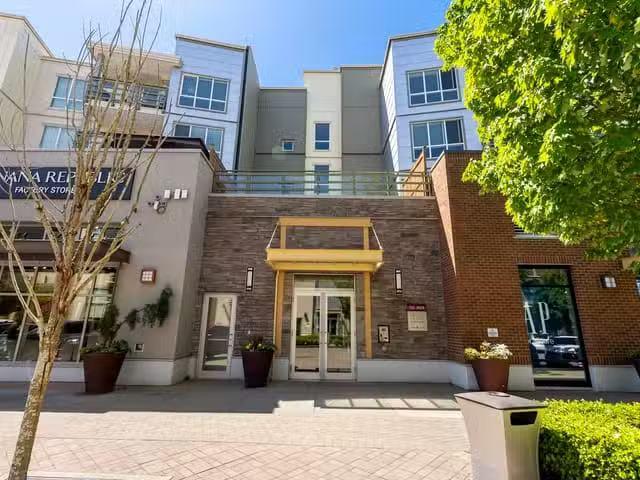 Condo for sale in Surrey, British Columbia