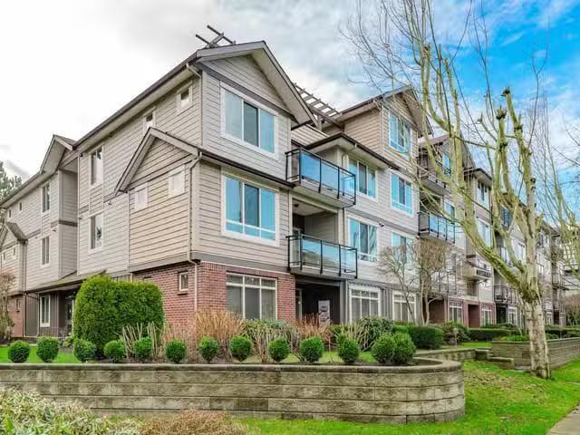Condo for sale in Surrey, British Columbia